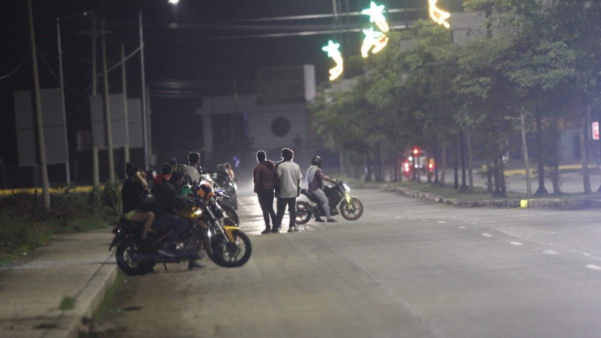 Punto de encuentro. Todos los jueves por la noche, a partir de las 23:00, los motorizados se aglomeran en distintos puntos del Gran Guayaquil para realizar su recorrido.
