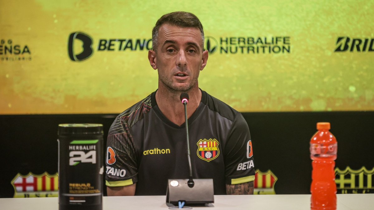 Damián Díaz dio una rueda de prensa, donde aclaró lo sucedido durante el partido ante Gualaceo.