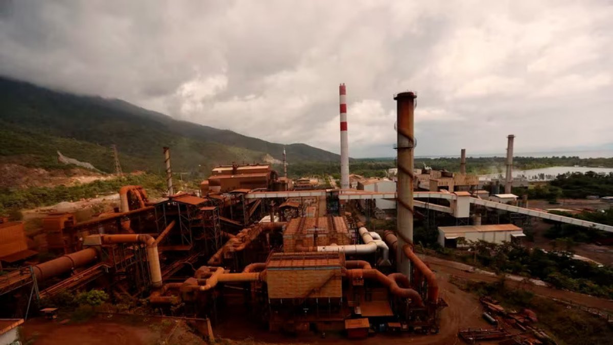 Vista general de las operaciones de una mina de níquel en el departamento de Izabal (Guatemala).