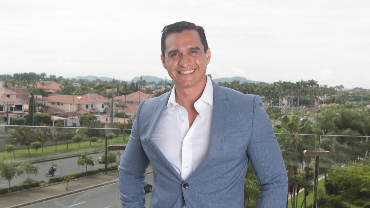 Milton Freire sabe lo que hace cada miembro de su equipo dentro y fuera de su trabajo.