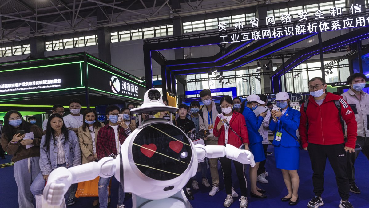 Fotografía de archivo de un robot en una feria de tecnología en China. EFE/EPA/Alex Plavevski