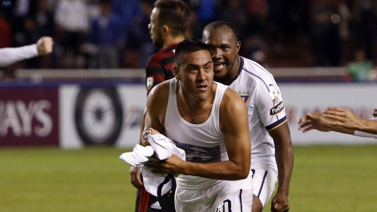 Andrés Chicaiza celebra el golazo que le anotó al Flamengo por Copa Libertadores en 2019.