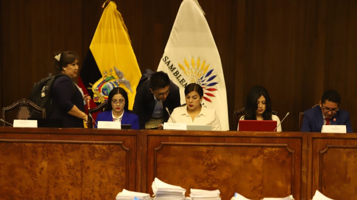 Voluntades. Hasta el 3 de marzo se buscaba la mayor cantidad de votos que respalden el informe que ha sido cuestionado.