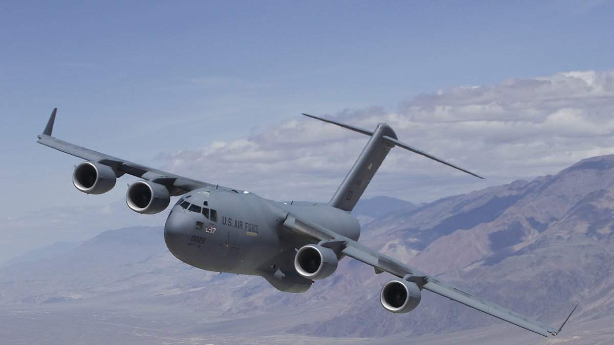 El modelo de avión que llegó a Paraguay es un C-17 'Globemaster'.