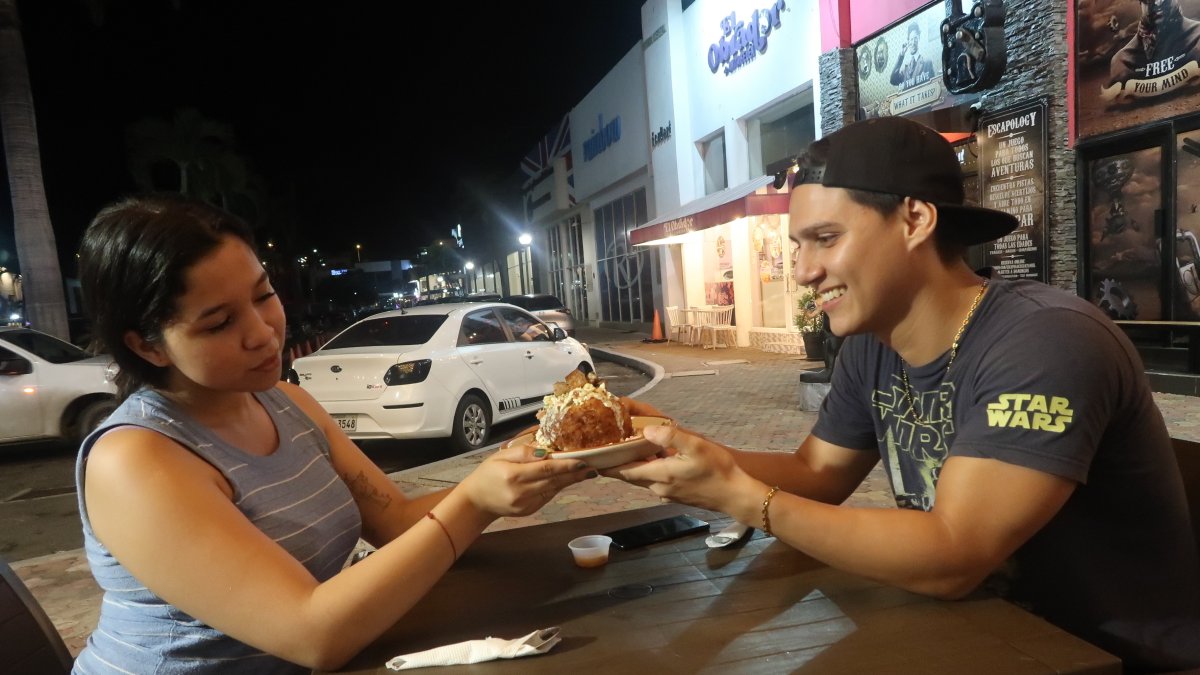 Restaurantes han ampliado sus horarios para atender a más clientes.