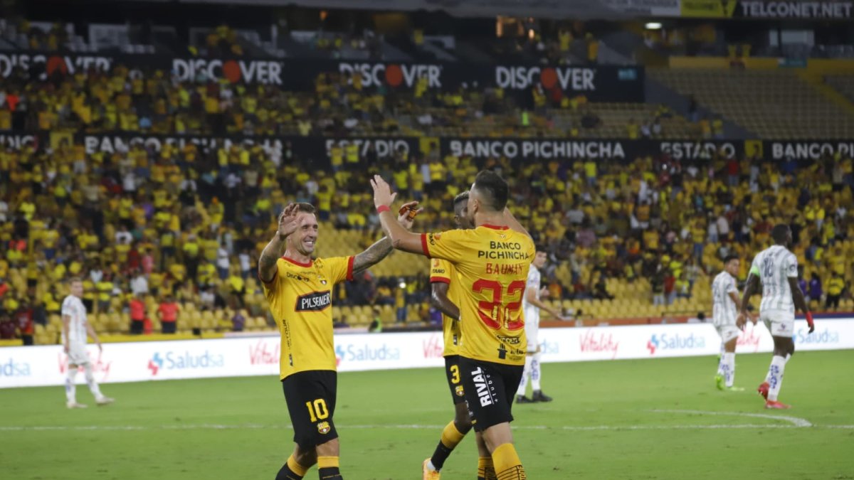 La hinchada torera celebró los goles con euforia.