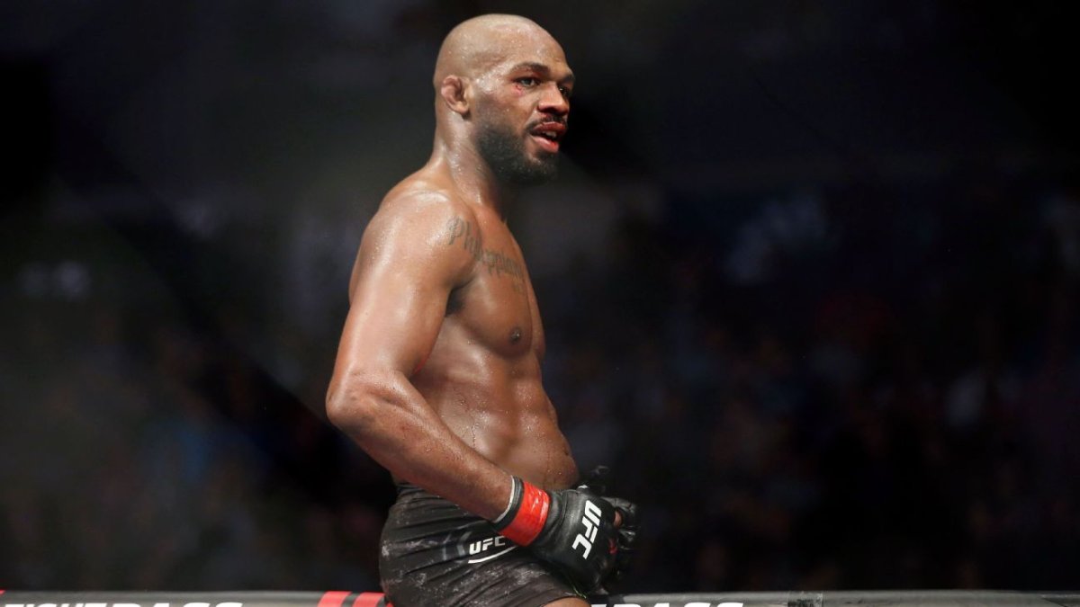 Jon Jones en su intenso combate de anoche.