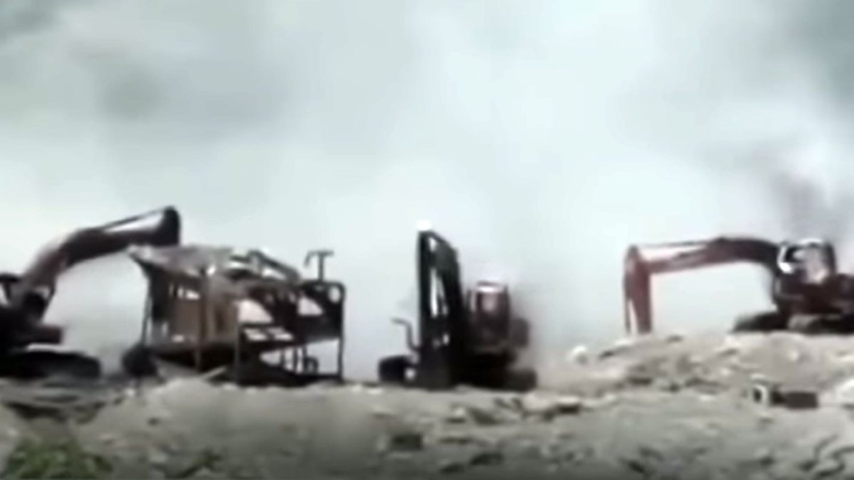 Maquinaria. En territorio peruano se realizó la detonación