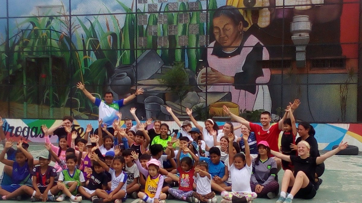 El grupo de niños que inició la nueva temporada de vacacionales.