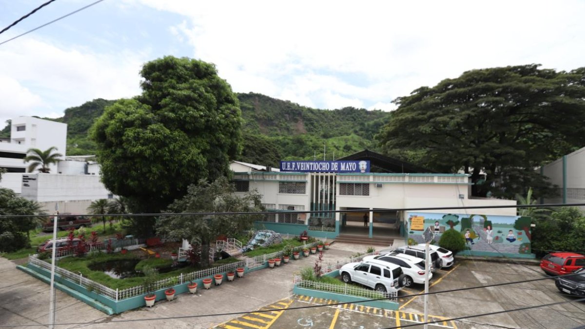 La docente amenazada imparte la asignatura de ingles en este colegio de Guayaquil.