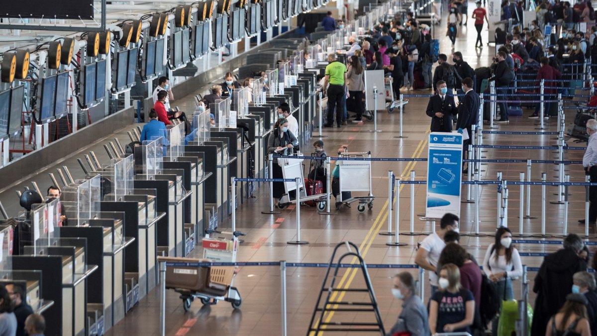Vista general de un área de Check-in en el aeropuerto Arturo Merino Benítez de Santiago, en una fotografía de archivo.