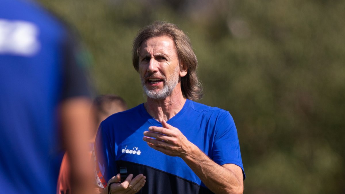 El tecnico Ricardo Gareca dirigió la primera práctica en su regreso a Vélez Sarsfield.
