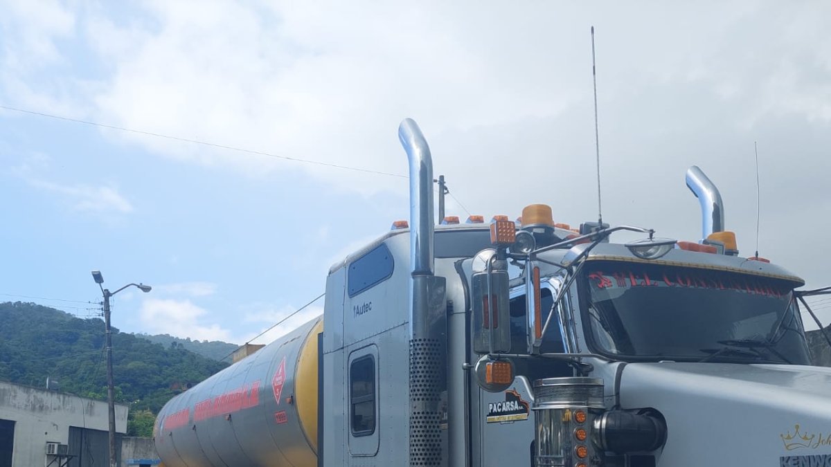 Vehículo. Un tanquero figura entre las evidencias del posible delito.