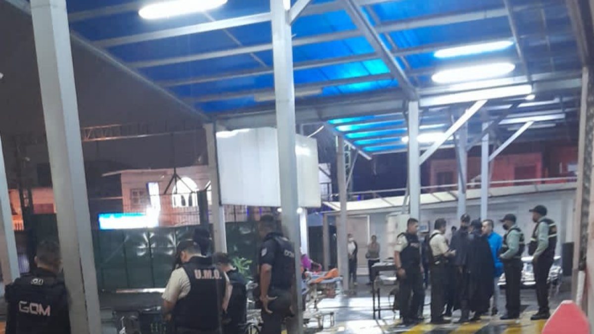 Personal de la Policía llegó a la casa asistencial.