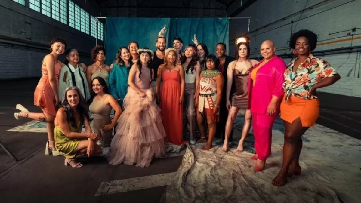Modelos “plus size”, sobrevivientes al cáncer de seno y a los ataques con ácido son solo algunas de las  mujeres que acompañaron a Maluma en su nueva canción.