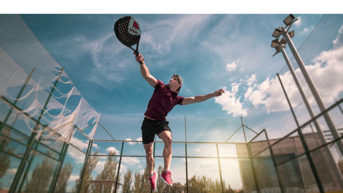 El pádel se puede practicar mínimo tres veces a la semana.