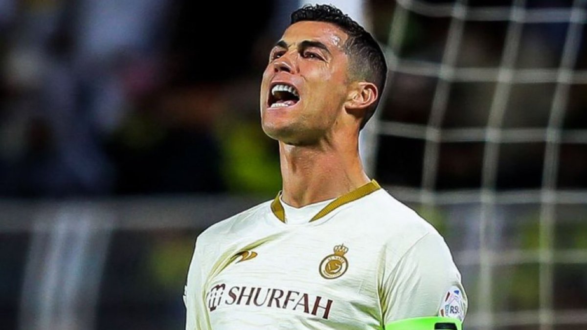 Cristiano Ronaldo perdió con su equipo en la liga de Arabia y cedió la punta el torneo.