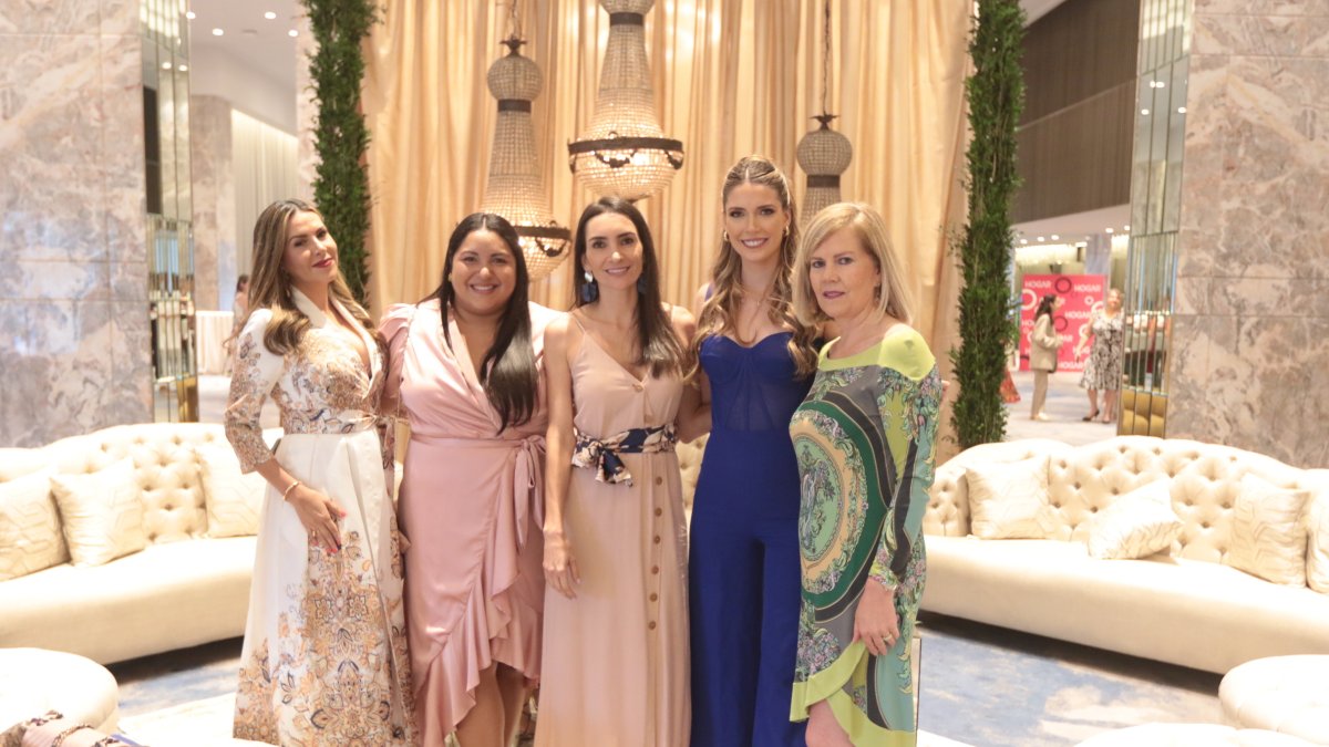 Gianna Ode, Nadia Zamora, Clara María Reyes, Cristina Hidalgo y Carla Chiariello de Patiño.