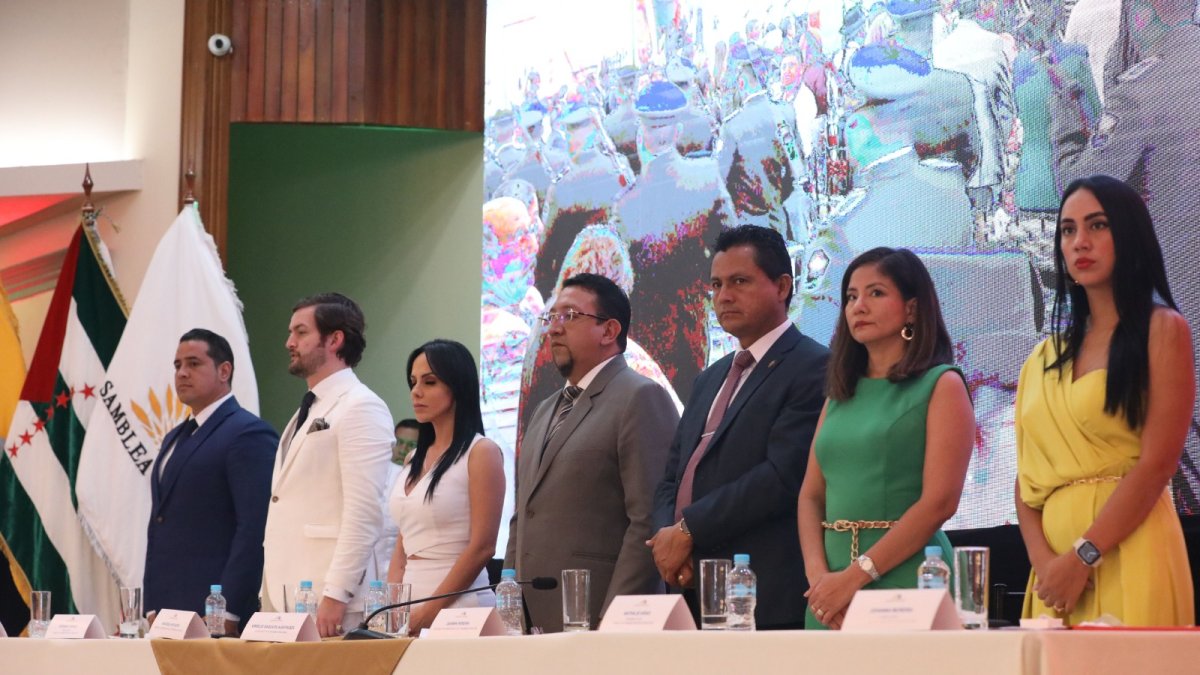 Encuentro. En Portoviejo, a donde acudió el jueves la Asamblea, se habrían achicado las distancias opositoras.