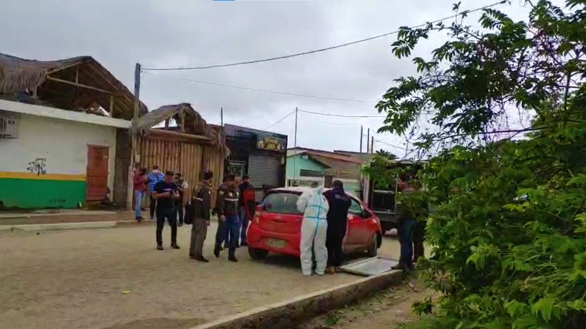 La Libertad. Agentes policiales acuden al sitio donde se dio el ataque.