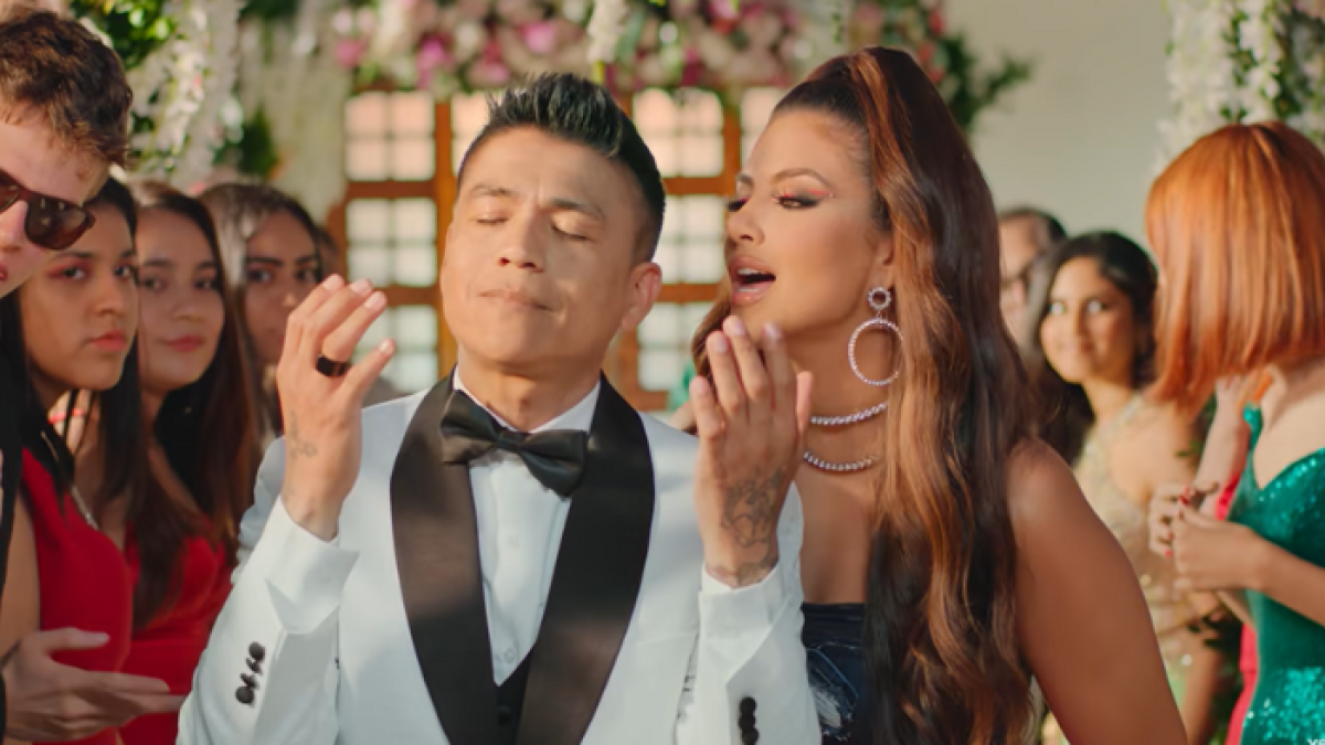 Captura oficial del videoclip de la canción.