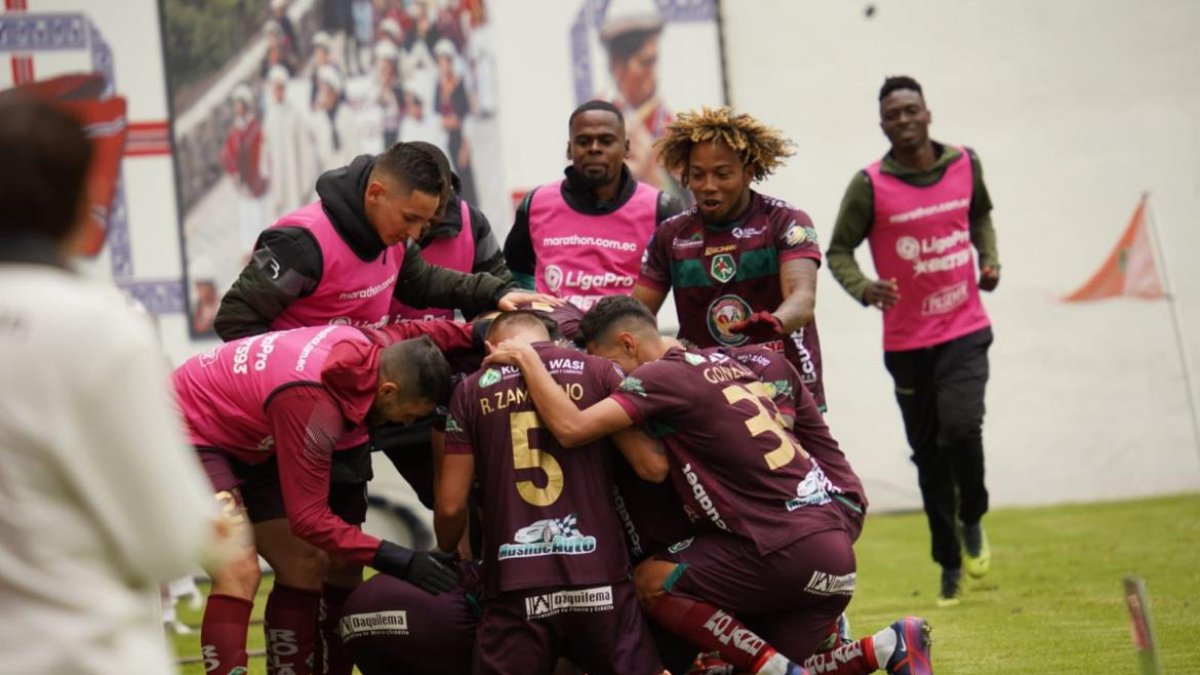 La plantilla de Mushuc Runa salió en autobús desde Guayaquil la noche del viernes 10 de marzo y llegó a Ambato aproximadamente a las 10:00 del sábado 11 de marzo.