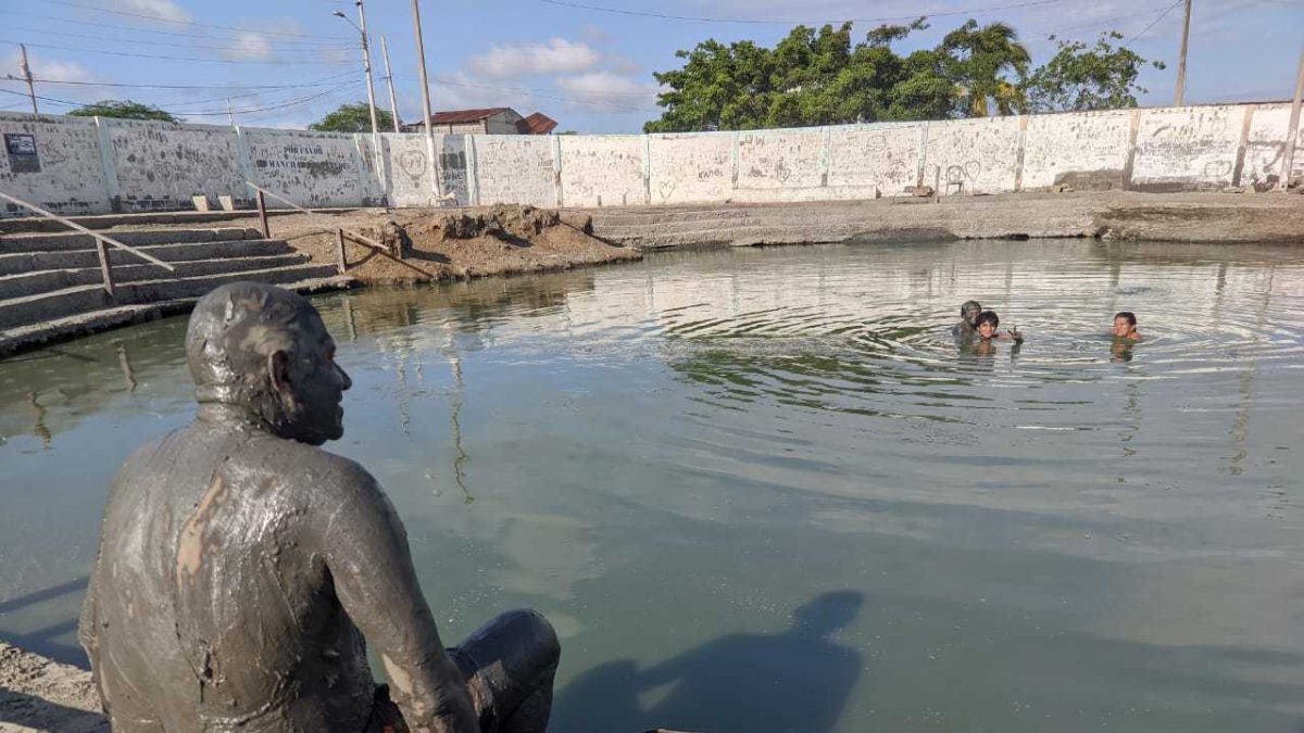 El  balneario está ubicado en el kilómetro 104 de la vía Guayaquil-Salinas, en la comuna San Vicente, del cantón Santa Elena.