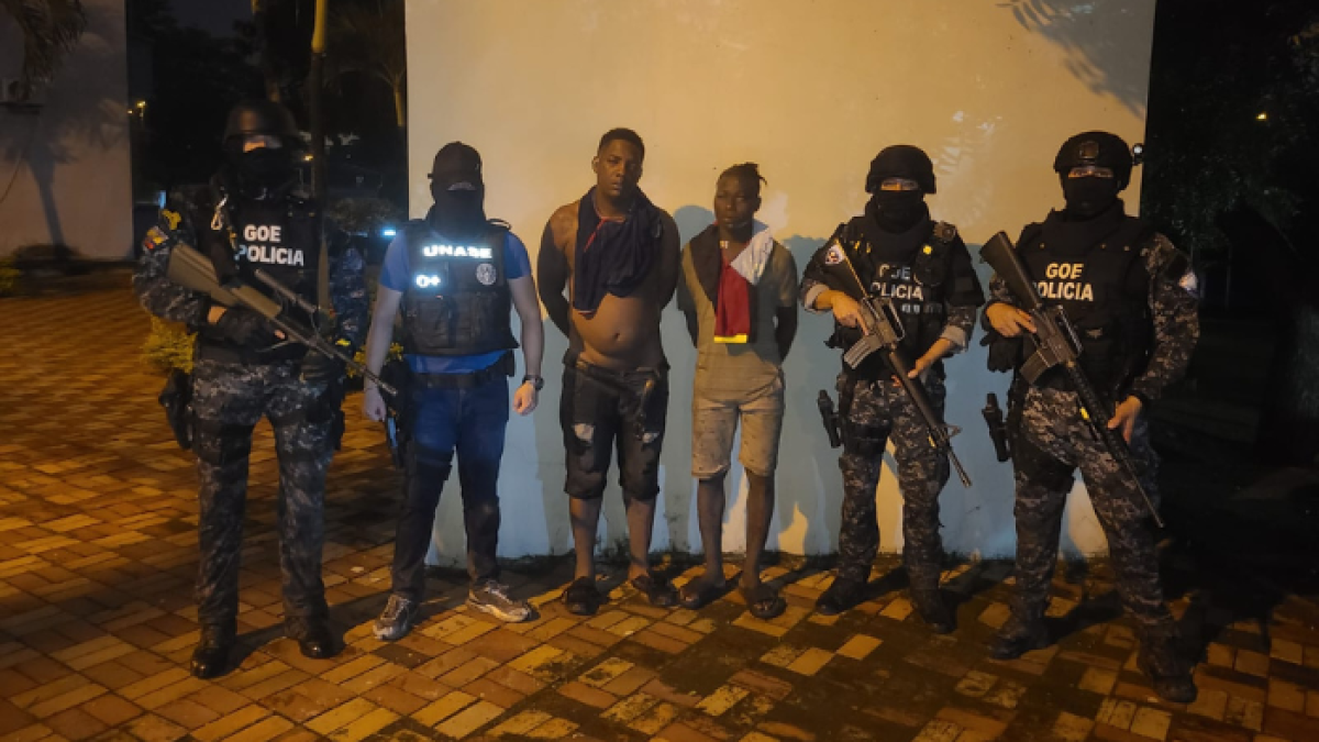 En el lugar del cautiverio fueron detenidas dos personas.