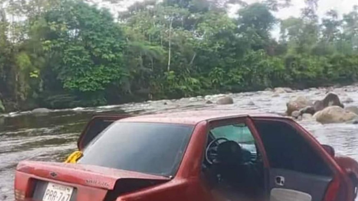 En este vehículo encontraron a dos de las víctimas mortales