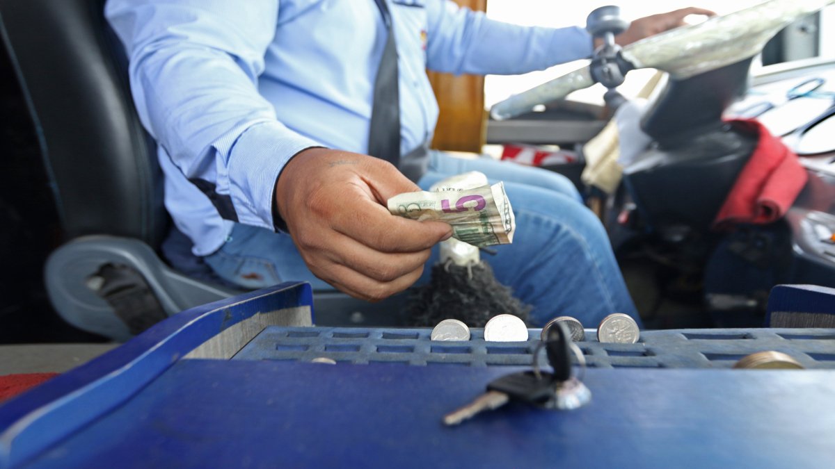 RECORRIDO DE CONDUCTORES DE BUSES.. FD MIGUEL CANALES... 7-03-2023 ag-periodistas