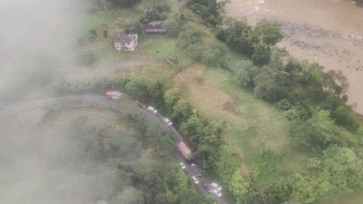 Toma aérea del accidente de tránsito.