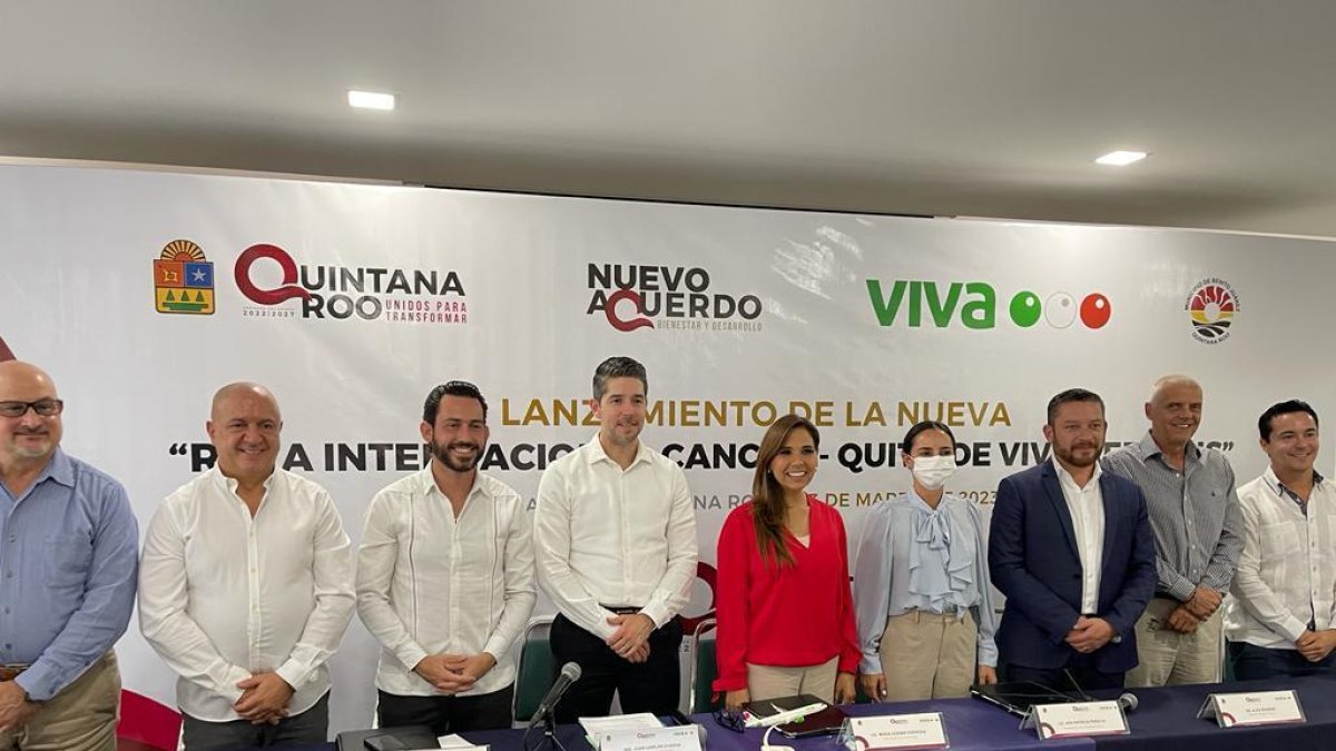 Lanzamiento.- Las autoridades anuncian la nueva ruta Quito - Cancún con Viva Aerobus.