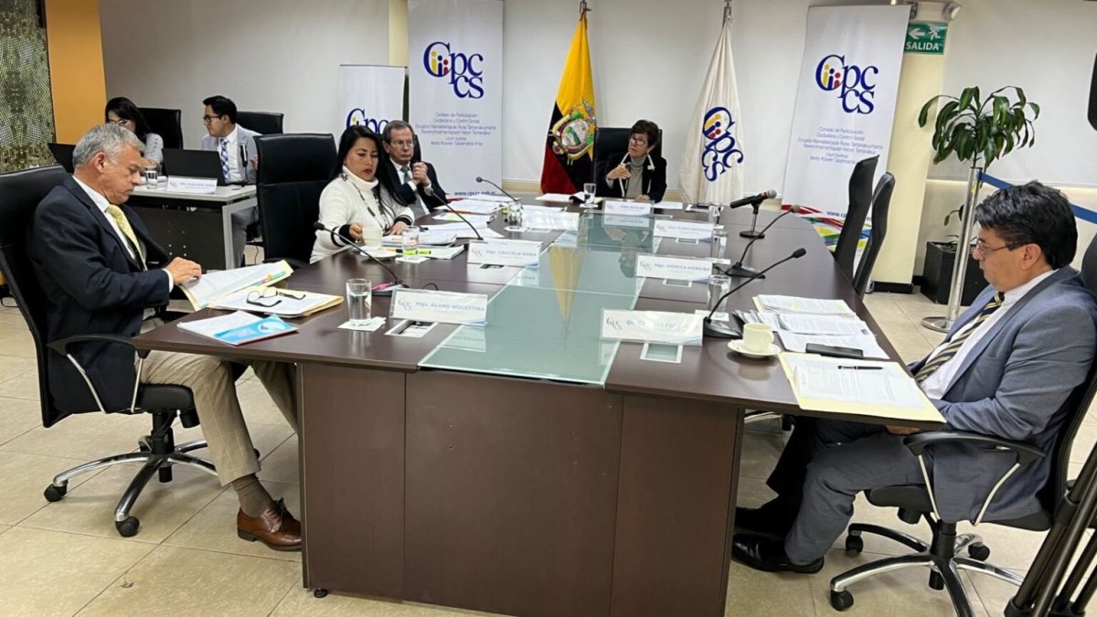 Con cinco votos a favor, el 13 de marzo de 2023, el CPCCS aprobó la convocatoria al  concurso del CNE.