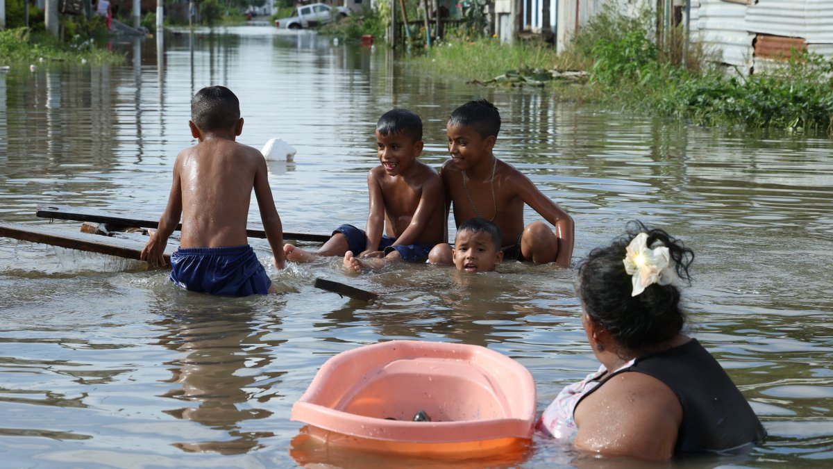 Constante. Los habitantes de la localidad cuentan que la escena no es nueva; llega siempre con cada invierno.