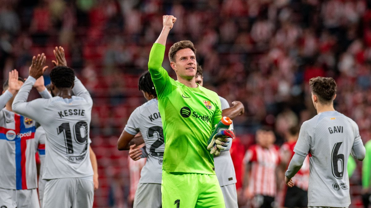 El guardameta alemán del FC Barcelona, Marc-André ter Stegen, celebra la victoria de su equipo frente al Athletic de Bilbao el pasado domingo 12 de marzo.