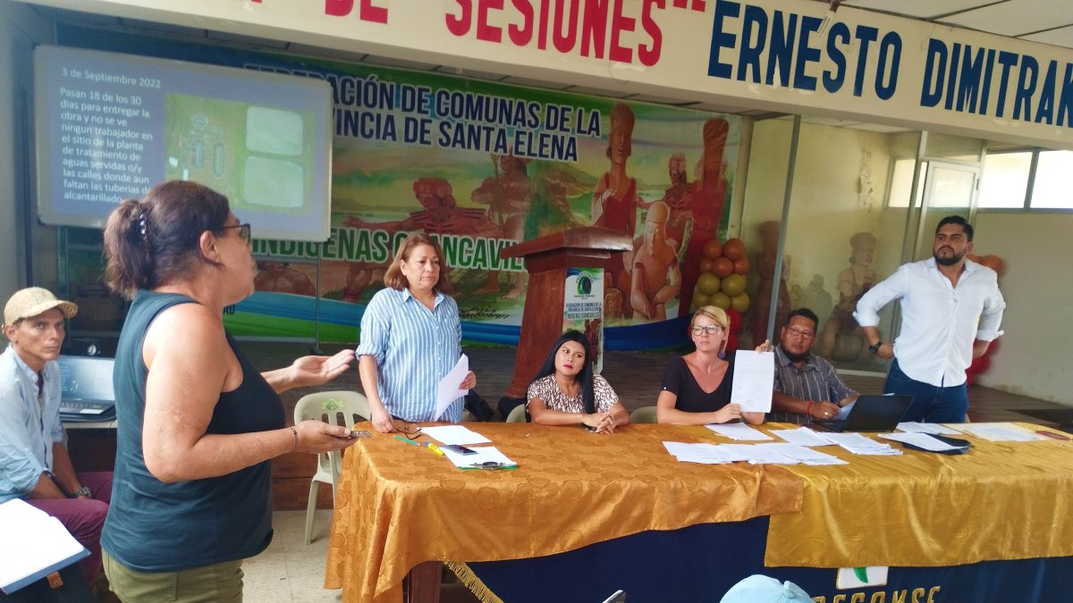 Reunión. Se llevó a cabo este 14 de marzo, por varias horas, entre colectivos y las autoridades locales.