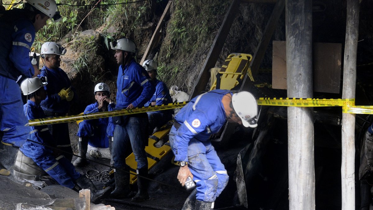 La explosión ocurrió el martes por la noche en la zona de El Cajón, municipio de Sutatausa (Cundinamarca, Colombia), donde decenas de mineros trabajaban en varias galerías subterráneas.