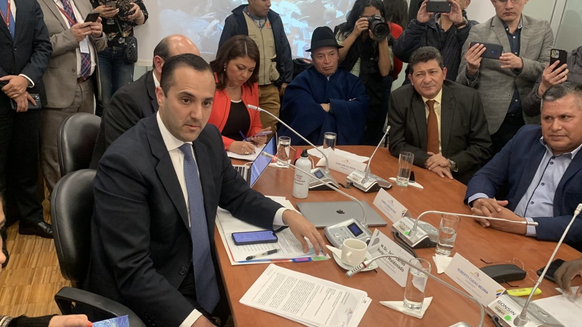 La mesa de Fiscalización se declaró en sesión reservada para recibir información del canciller Holguín.