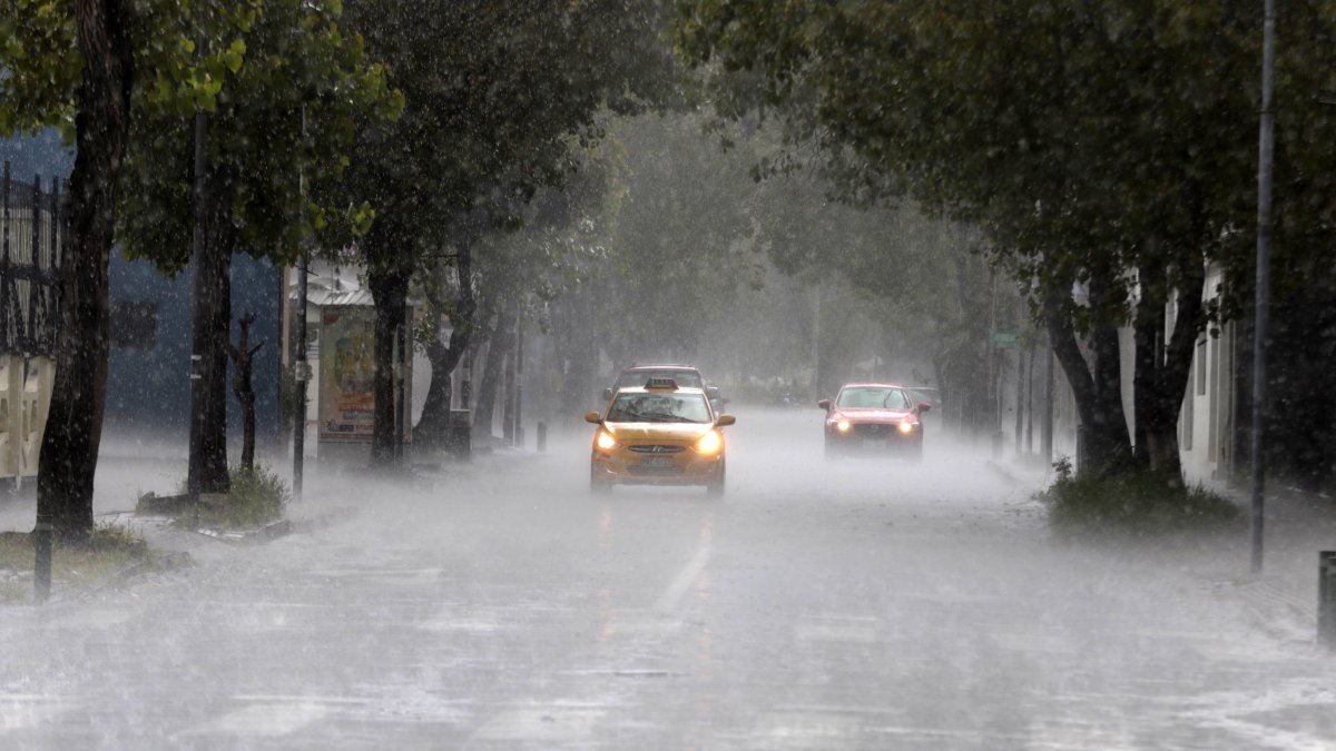 Neblina y lluvia en Quito.