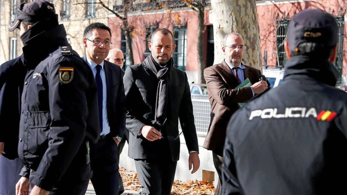 Autoridades del Barcelona de España durante una de las audiencias del trámite.