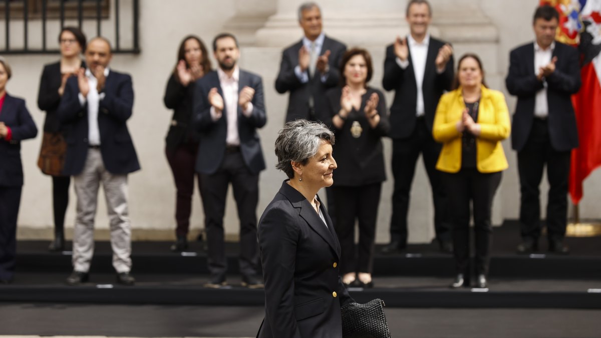 Fotografía de archivo en la que se registró a la ministra de Salud de Chile, Ximena Aguilera, en Santiago de Chile.