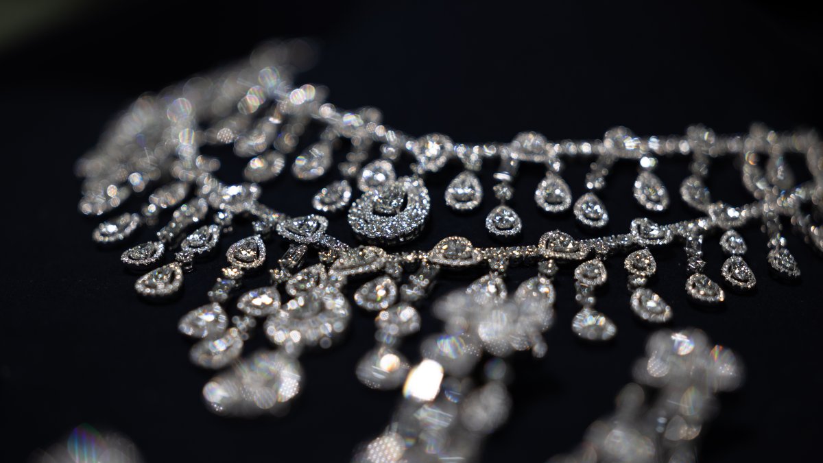 Fotografía de las joyas que el Gobierno saudí regaló en 2021 al exgobernante Jair Bolsonaro y su esposa, Michelle Bolsonaro