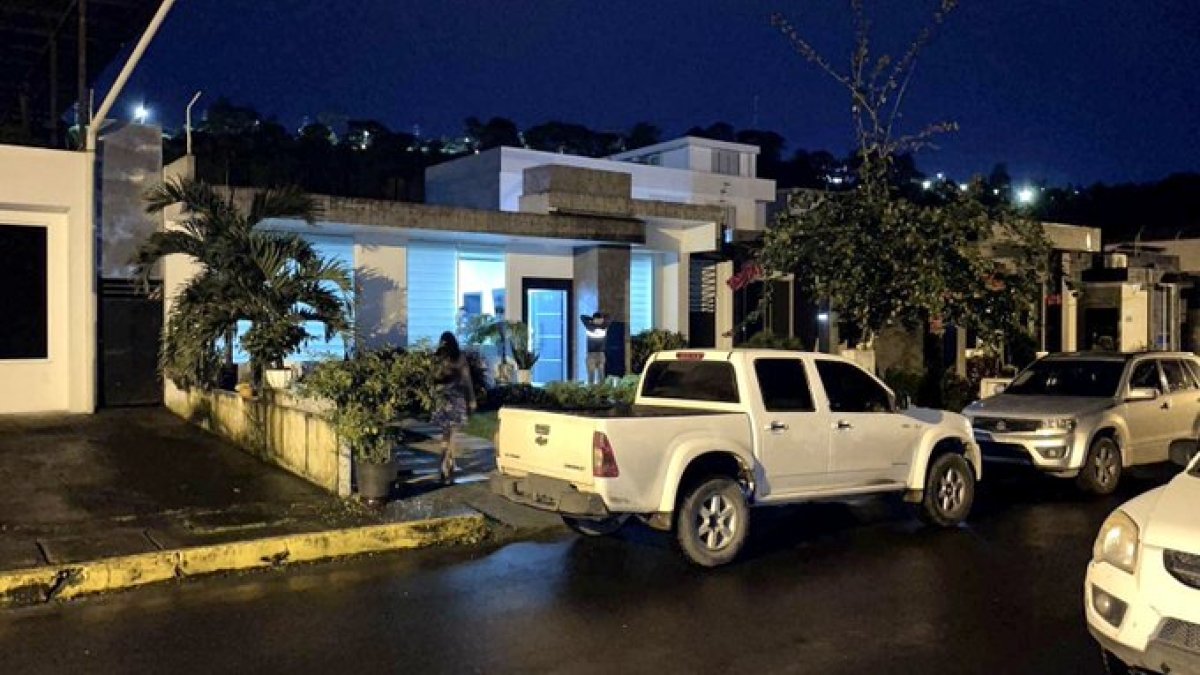 Operativo. La casa de la directora de la ANT de Santo Domingo, Ana Belén Vivanco, fue allanada