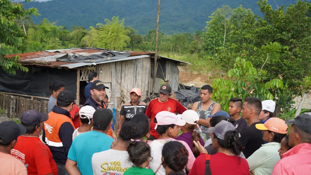 Reclamo. Damnificados de Montalvo se reunieron con técnicos del SNGR.