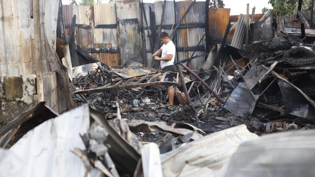 En el sitio aún se mantienen los escombros dejados por la tragedia