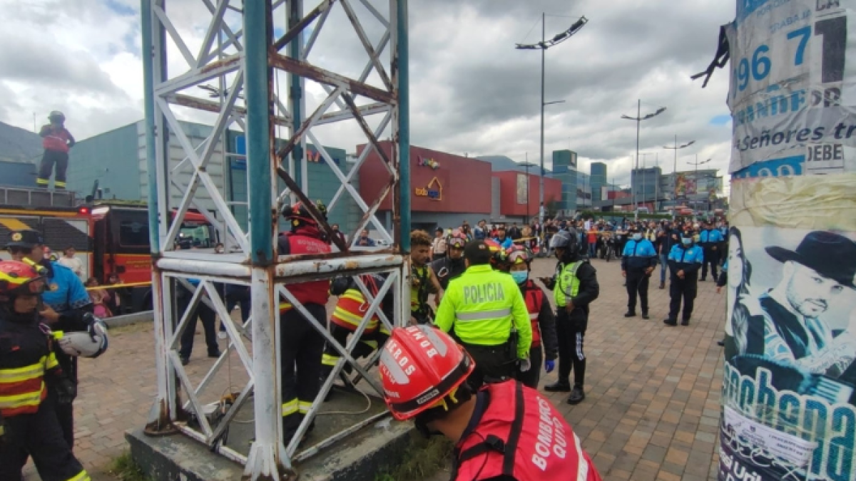 Un agente de tránsito logró persuadir al joven para que no se quitara la vida.