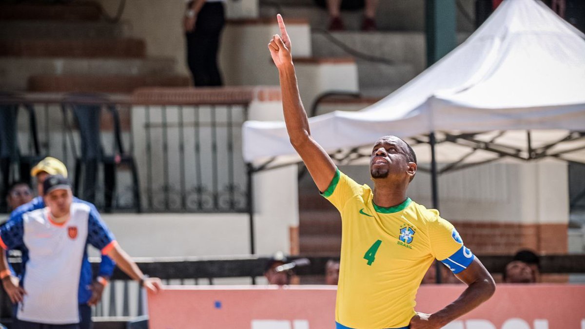 La 'Canarihna' de fútbol playa le pegó un baile a Ecuador.
