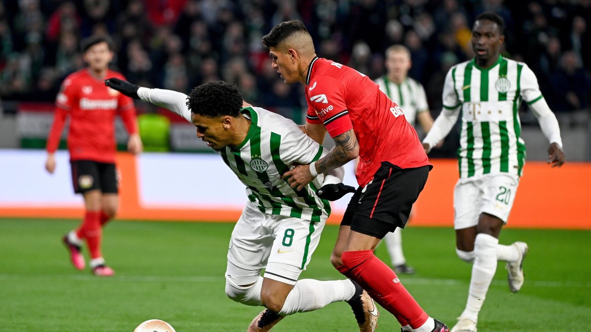 Piero Hincapié, defensor del Bayer Leverkusen, superó con su equipo 2-0 Ferencvaros y se clasificó a los cuartos de final de la Europa League.