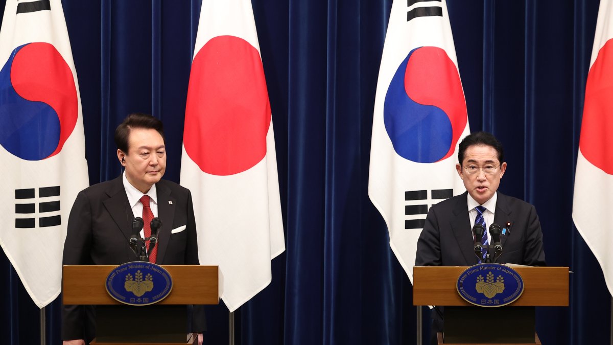Kishida y Yoon se comprometieron a reforzar su cooperación bilateral en materia de seguridad y junto a Estados Unidos