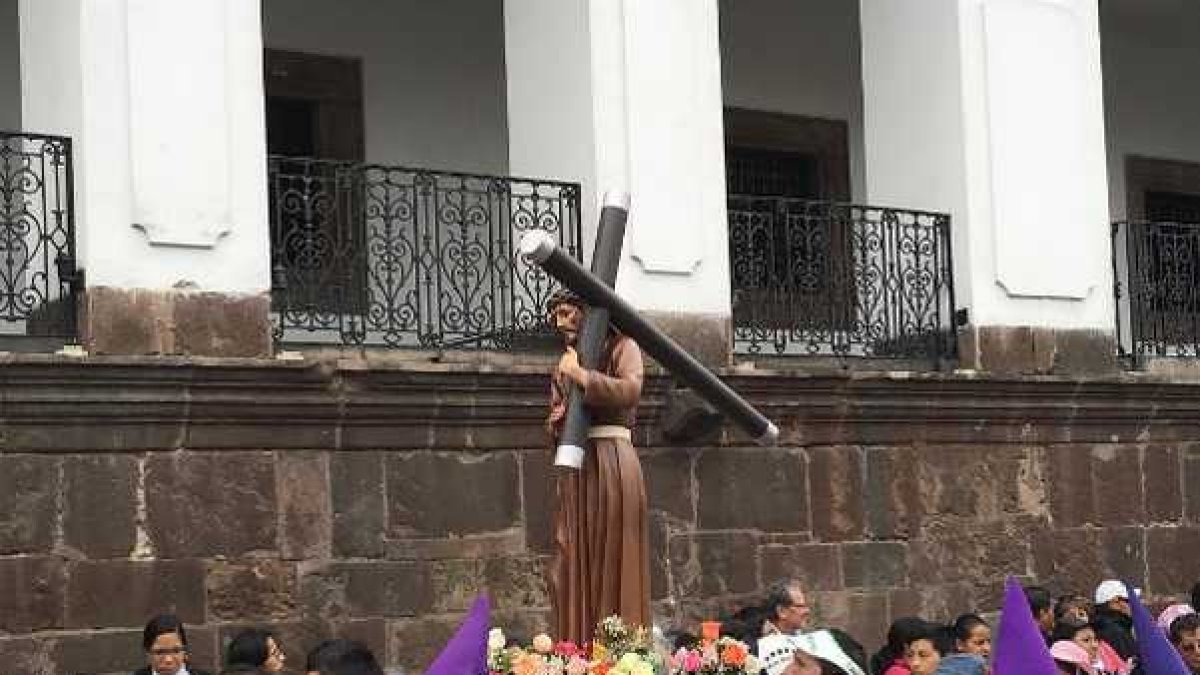 Procesión de Jesús del Gran Poder, misma que se desarrolla el Viernes Santo en el Centro Histórico de la ciudad y parte desde la plaza de San Francisco.
